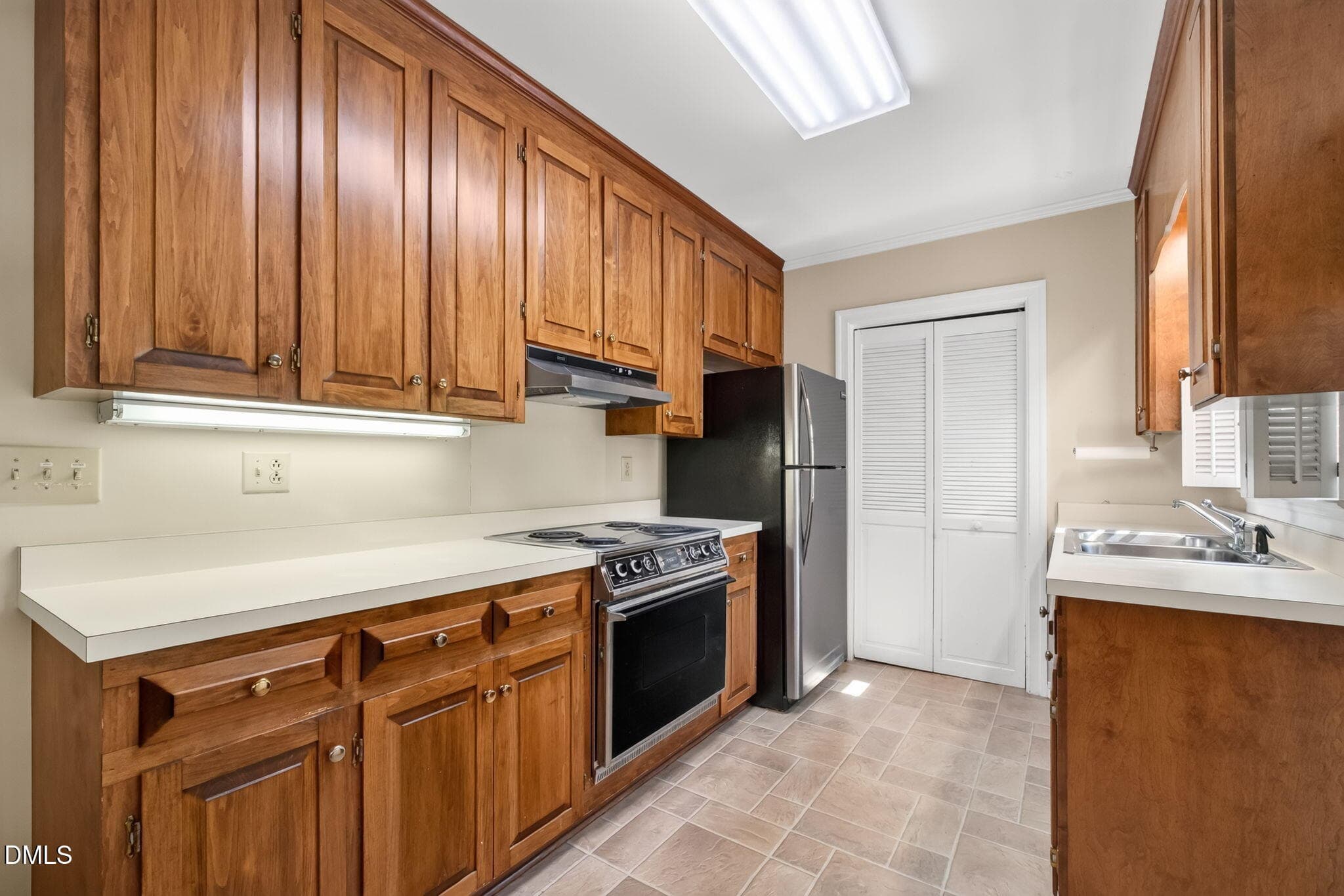 13-web-or-mls-DSC00293 - 807 W Carr Street, Dunn, NC 28334, Dunn