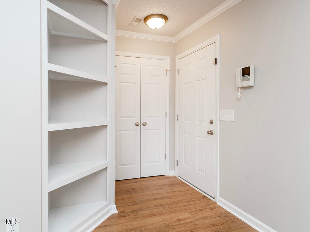 04 3479-2A_ForestdaleDr Entry_MLS - 3479 Forestdale Drive Apt 2a, Burlington, NC 27215