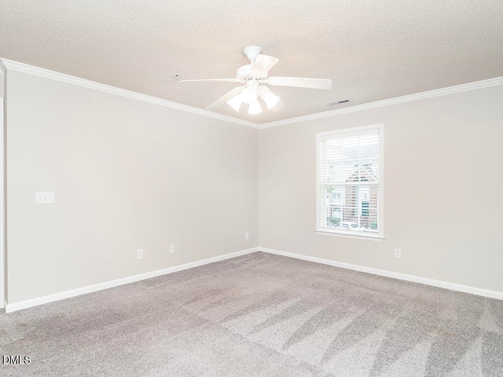 24 3479-2A_ForestdaleDr Primary3_MLS - 3479 Forestdale Drive Apt 2a, Burlington, NC 27215