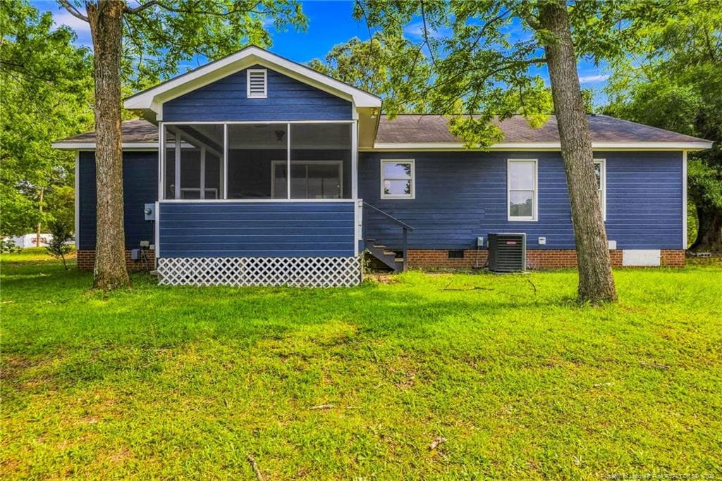 Photo 6 - 302 W 6th Avenue, Raeford, NC 28376, Raeford