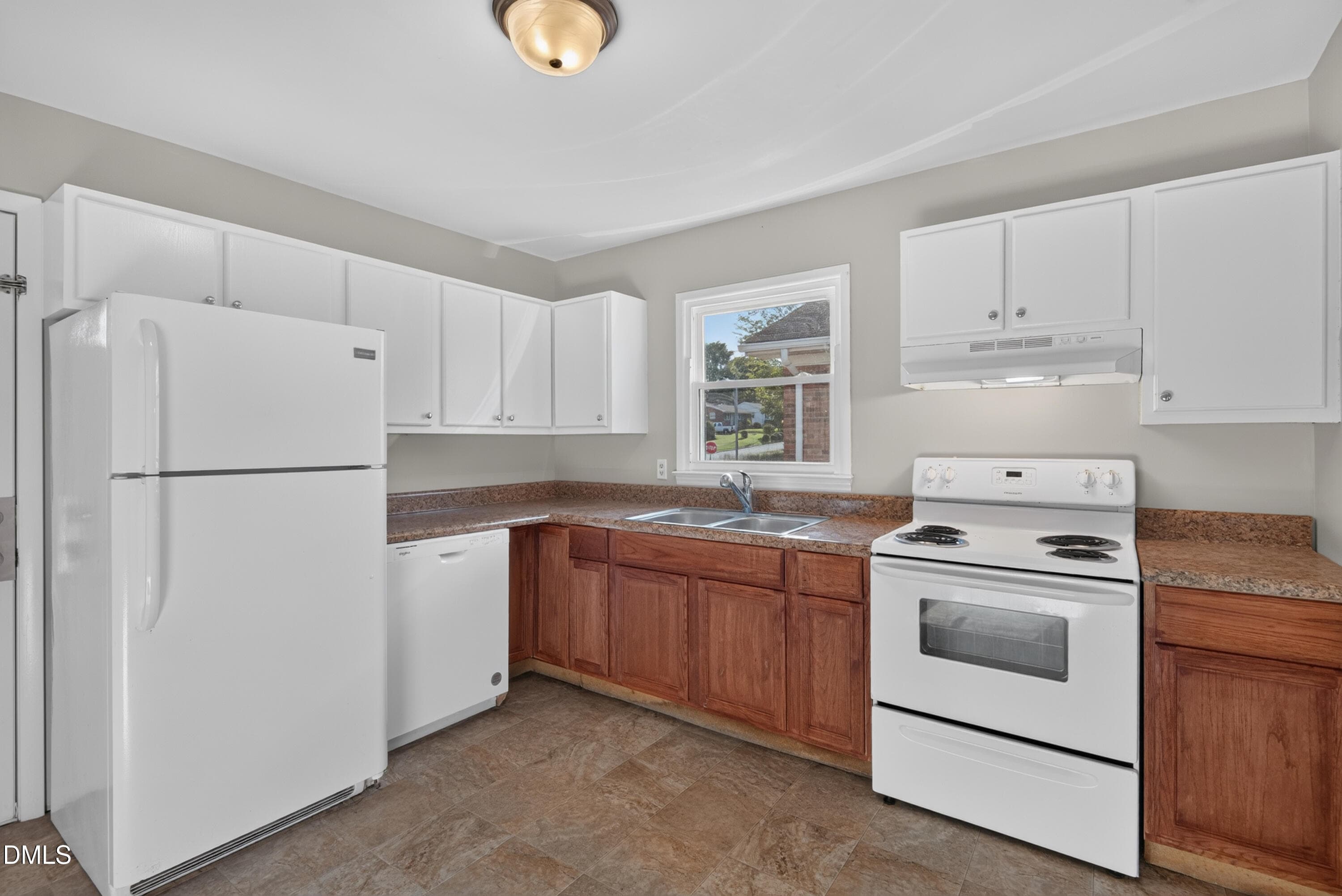 09 - 2202 Tuscaloosa Street, Greensboro, NC 27401
