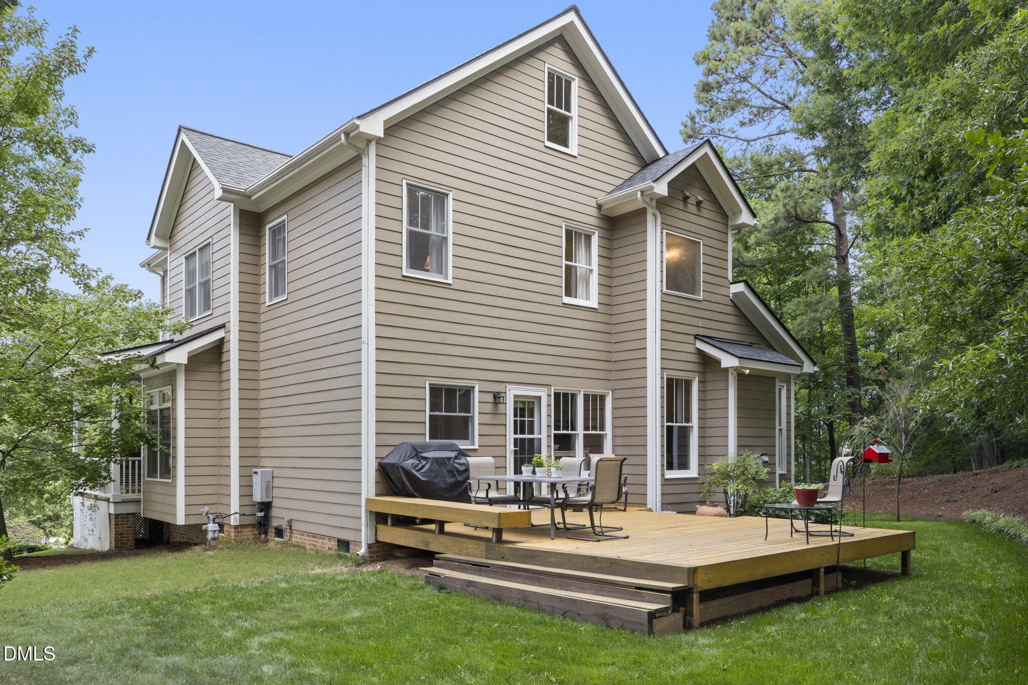 Low deck for entertaining - 109 Menteith Court, Apex, NC 27502