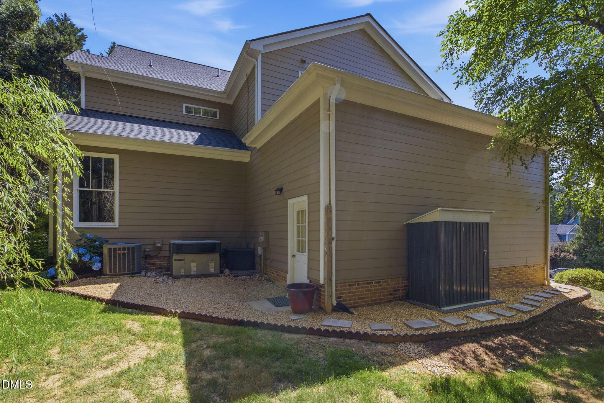 Side walk way - 109 Menteith Court, Apex, NC 27502