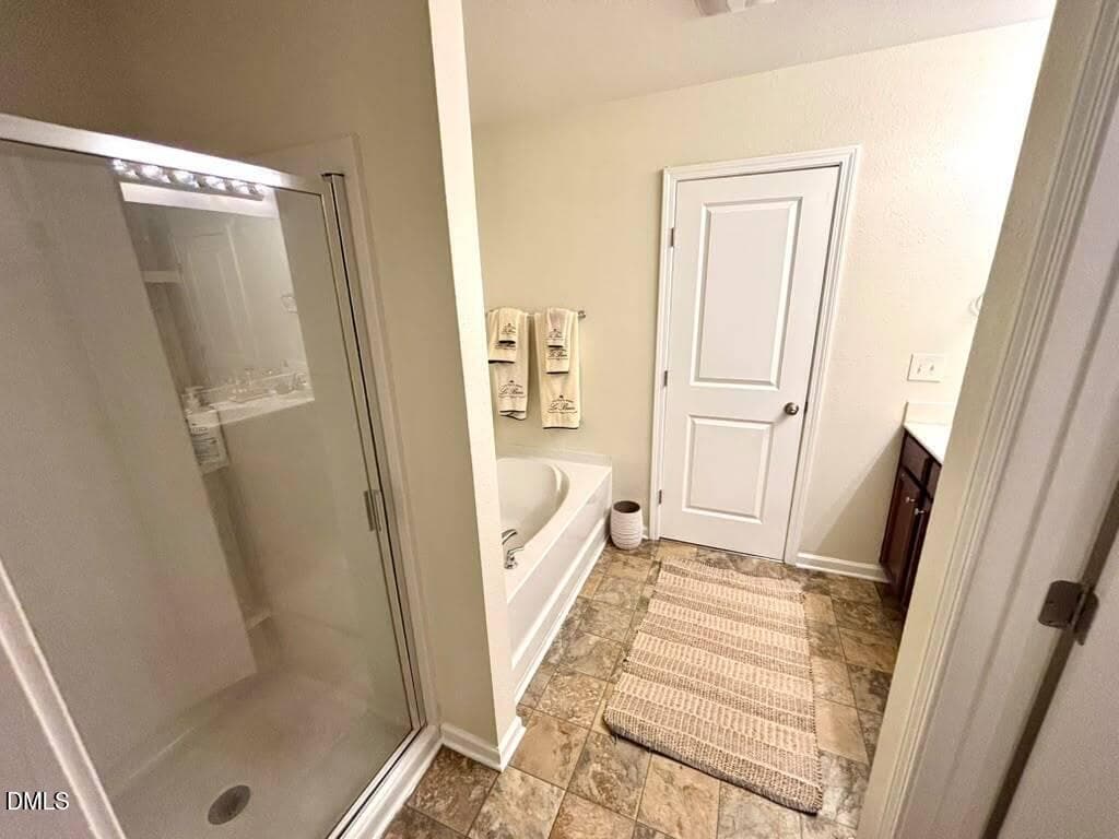 Owners Suite Bath - 460 Botanical Court, Bunnlevel, NC 28323