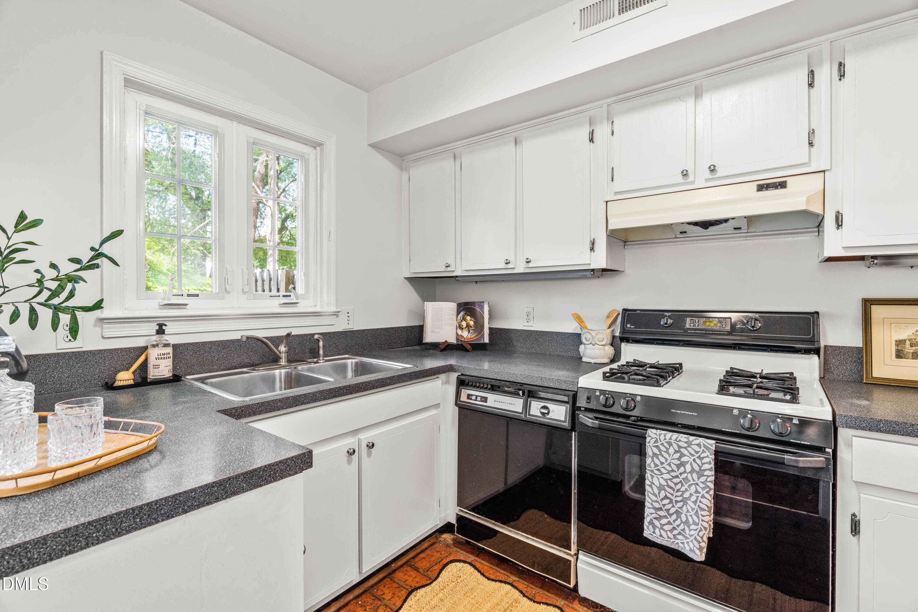 0011 - 3732 Jamestown Cir - 3732 Jamestown Circle, Raleigh, NC 27609