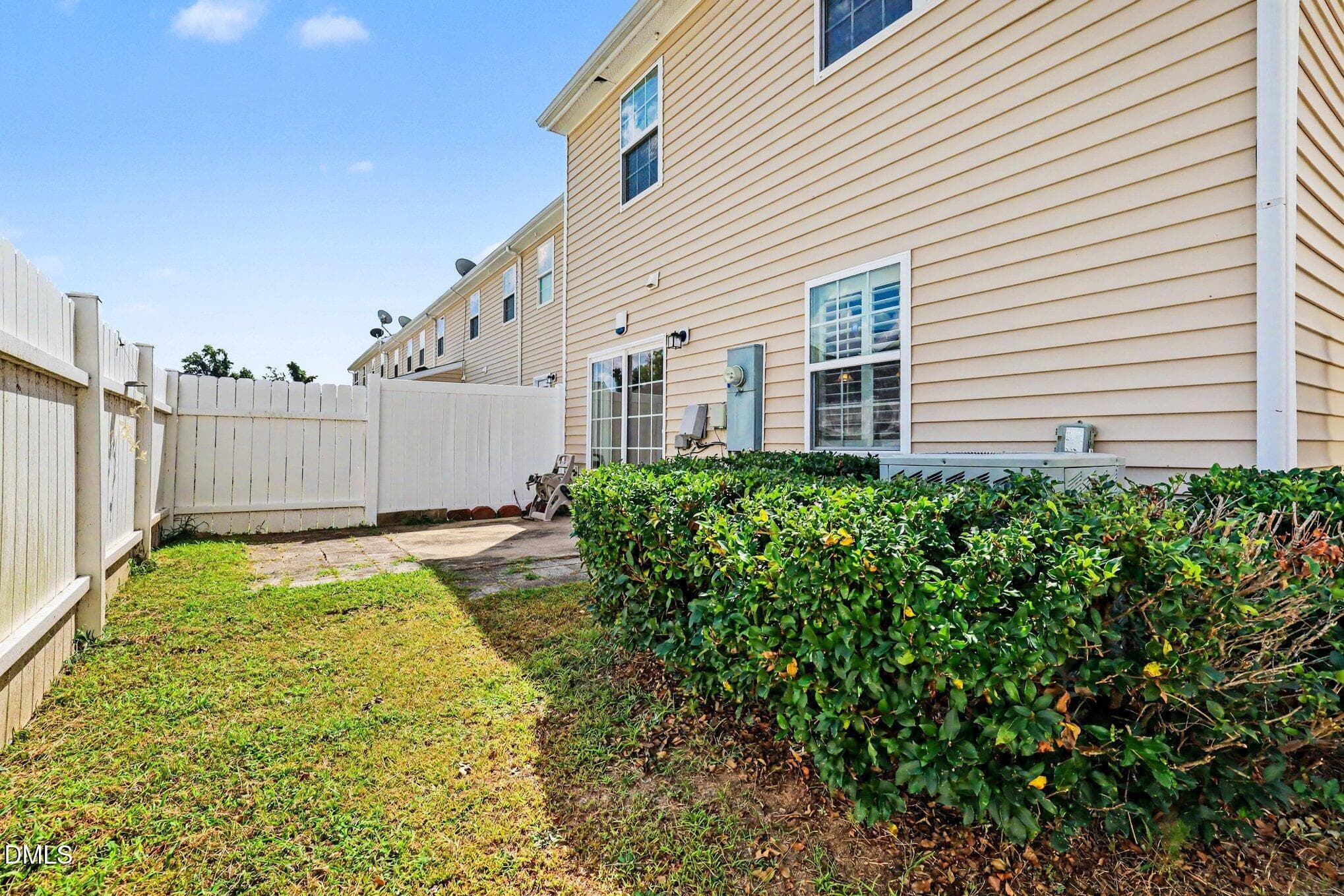 025_file_5059 - 1952 Grassy Banks Drive, Raleigh, NC 27610