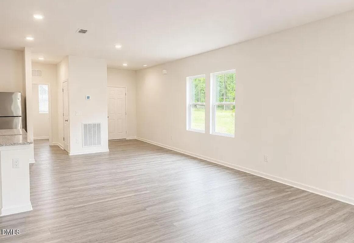Glimmer Dining Room - 1450 Centerview Drive, Nashville, NC 27856, Nashville
