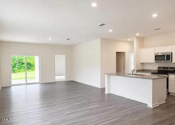 Glimmer Living Room - 1450 Centerview Drive, Nashville, NC 27856, Nashville