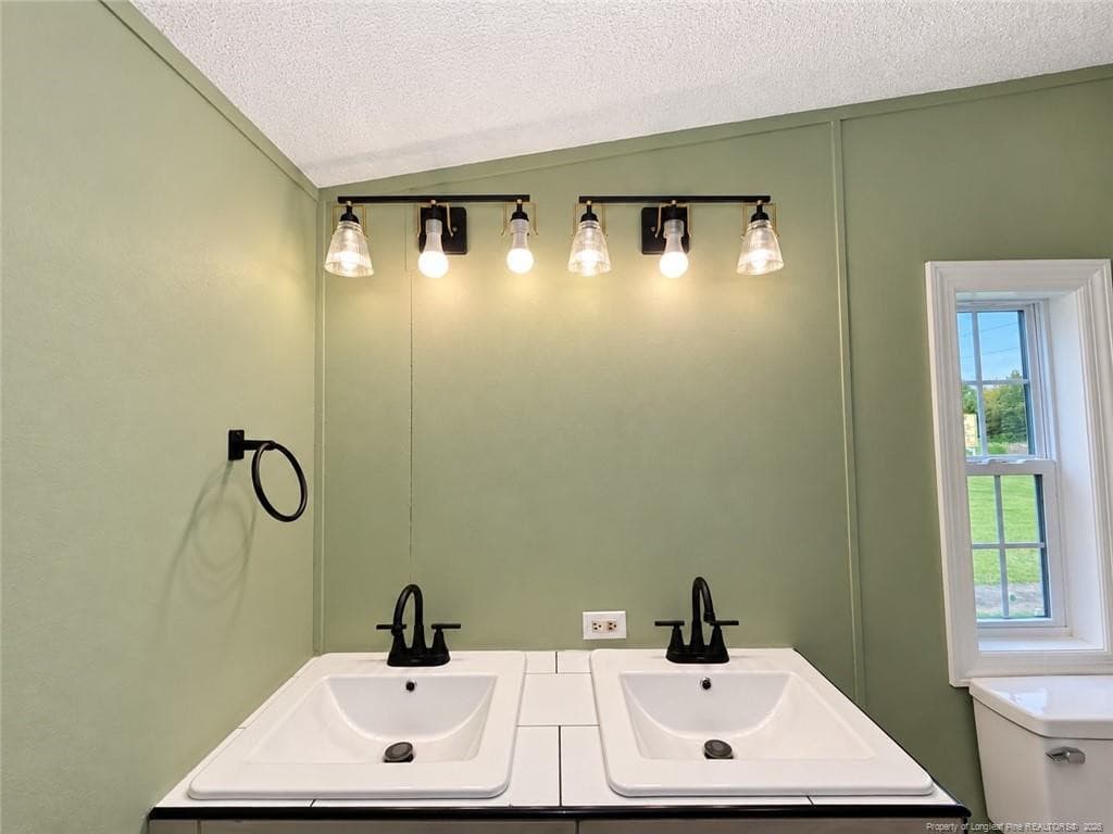 Master bathroom - 332 Best Road, Whiteville, NC 28472