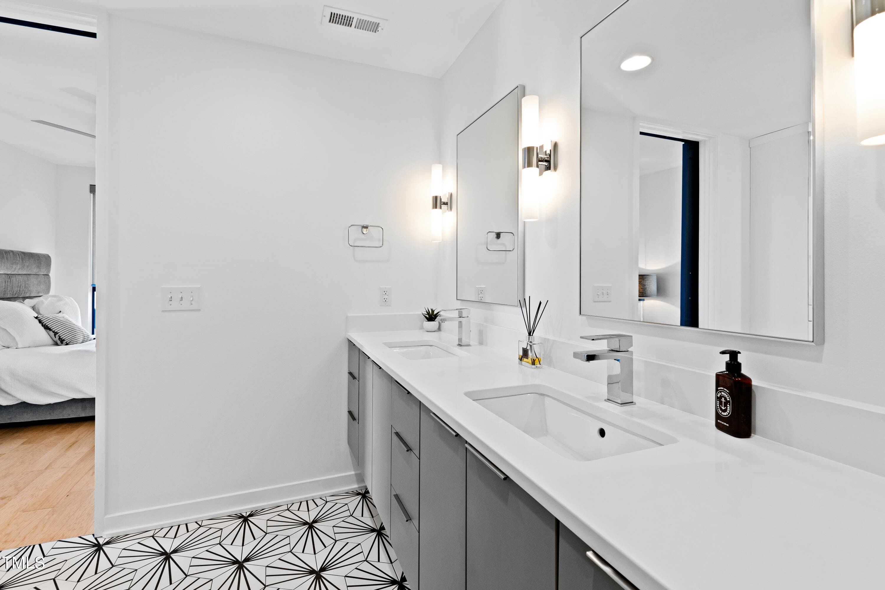 Bathroom - 523 S West Street 504, Raleigh, NC 27601