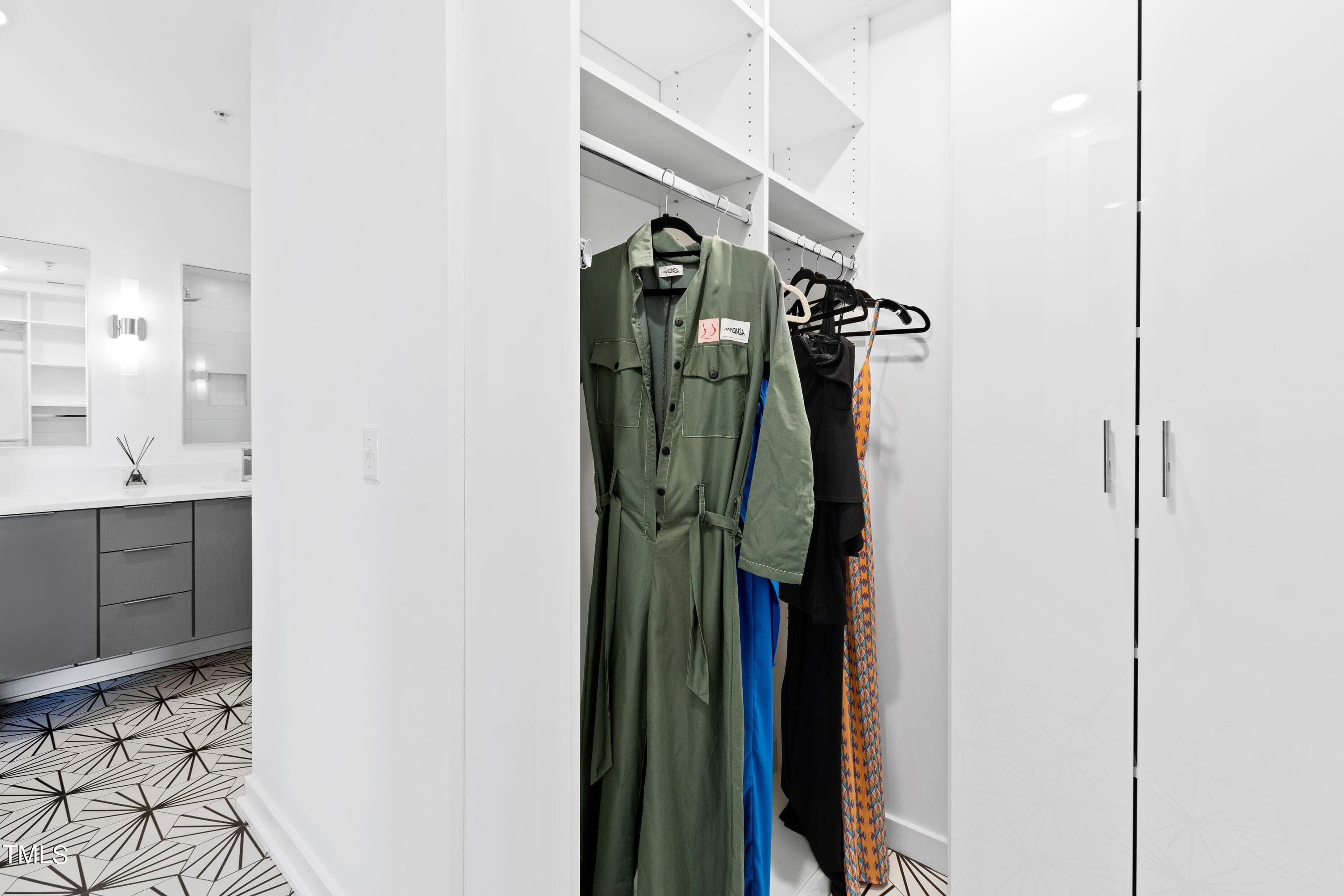Closet 2 - 523 S West Street 504, Raleigh, NC 27601