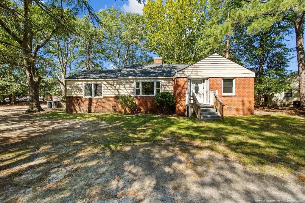 113 N Wright Street N, Raeford, NC 28376