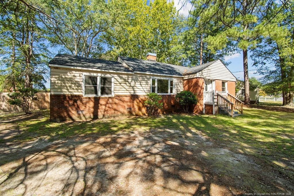 Photo 2 - 113 N Wright Street N, Raeford, NC 28376