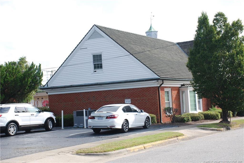 Photo 3 - 301 N Pine Street, Lumberton, NC 28358