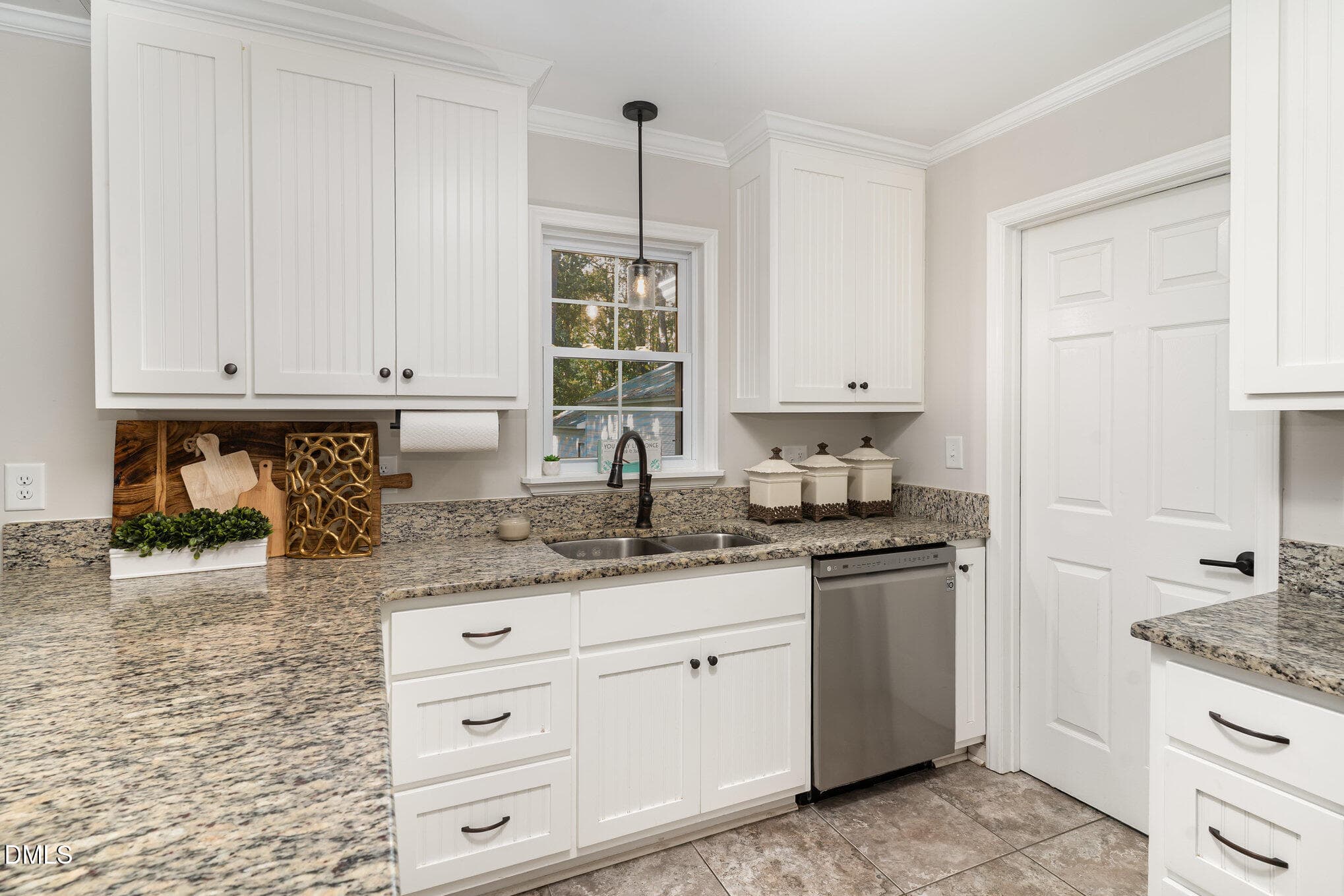 Kitchen - 1324 Nc-96, Zebulon, NC 27597