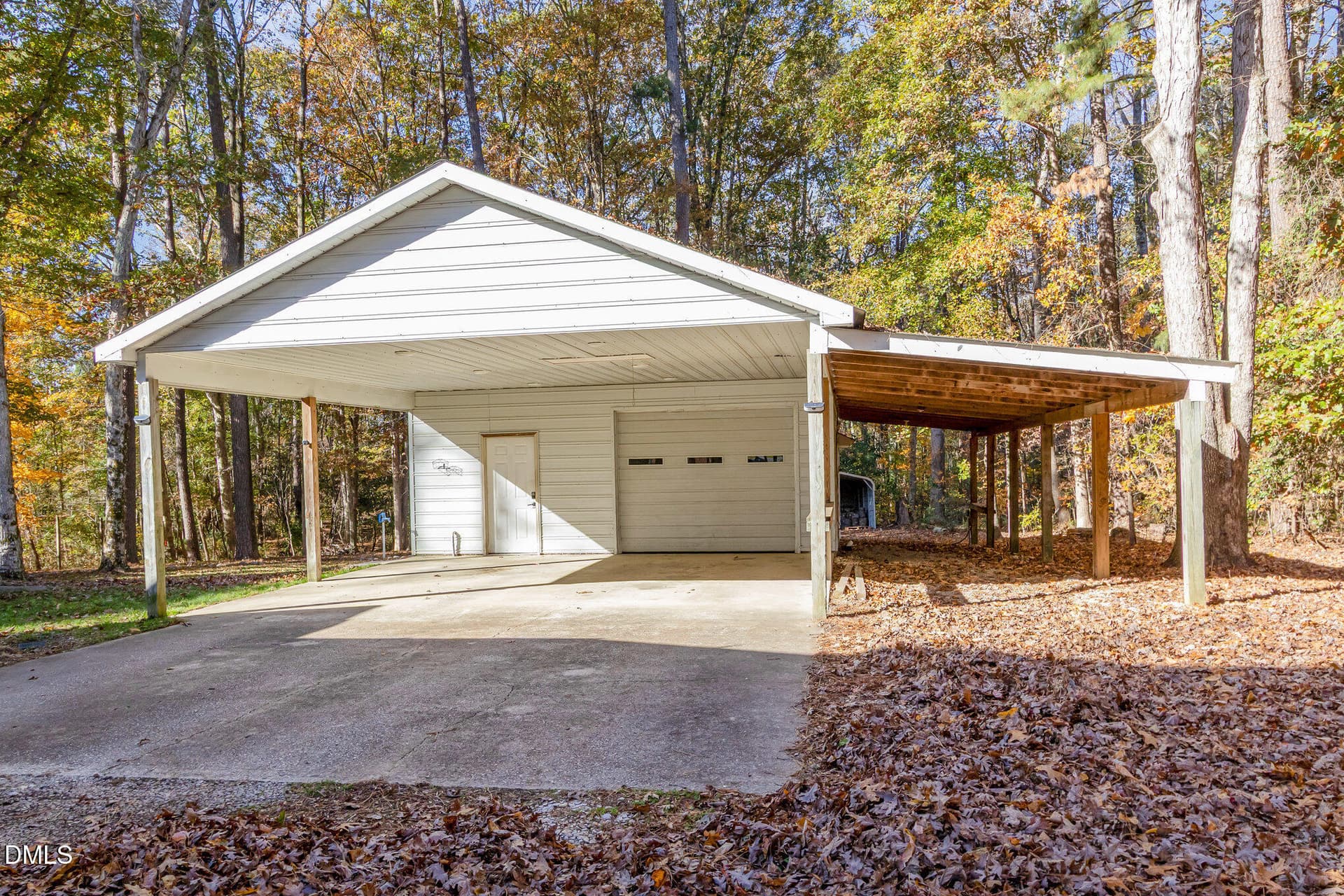 Garage and lean-to - 1324 Nc-96, Zebulon, NC 27597