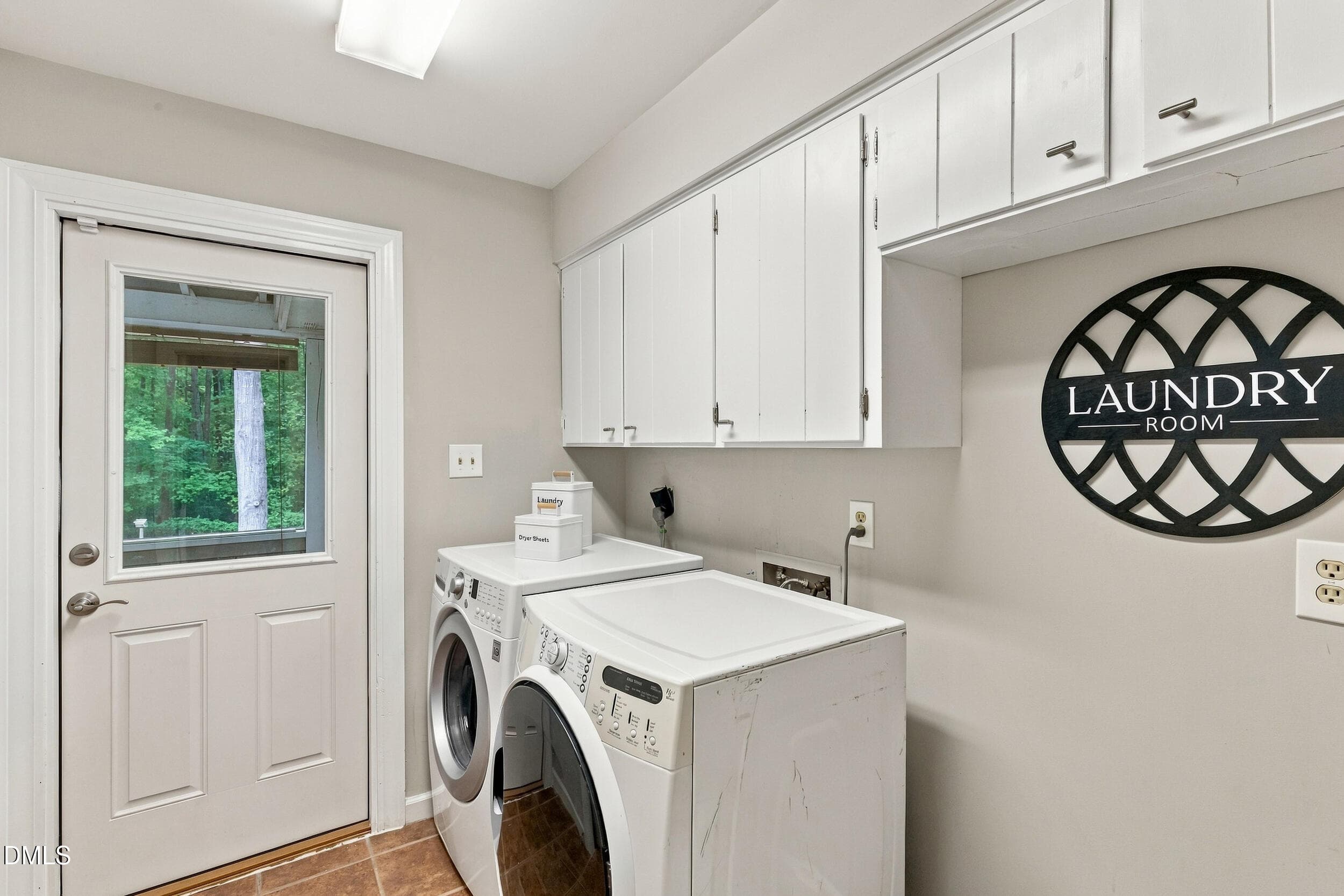 Laundry - 2329 Win Road, Garner, NC 27529, Garner