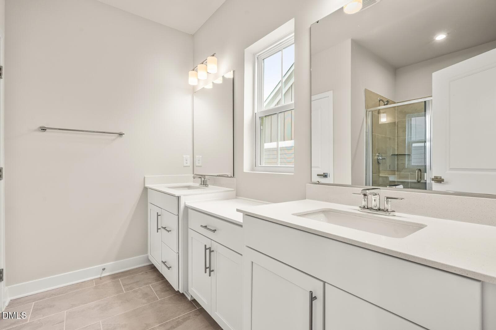 Primary Bath - 2342 Stevens Pass Station, Apex, NC 27502