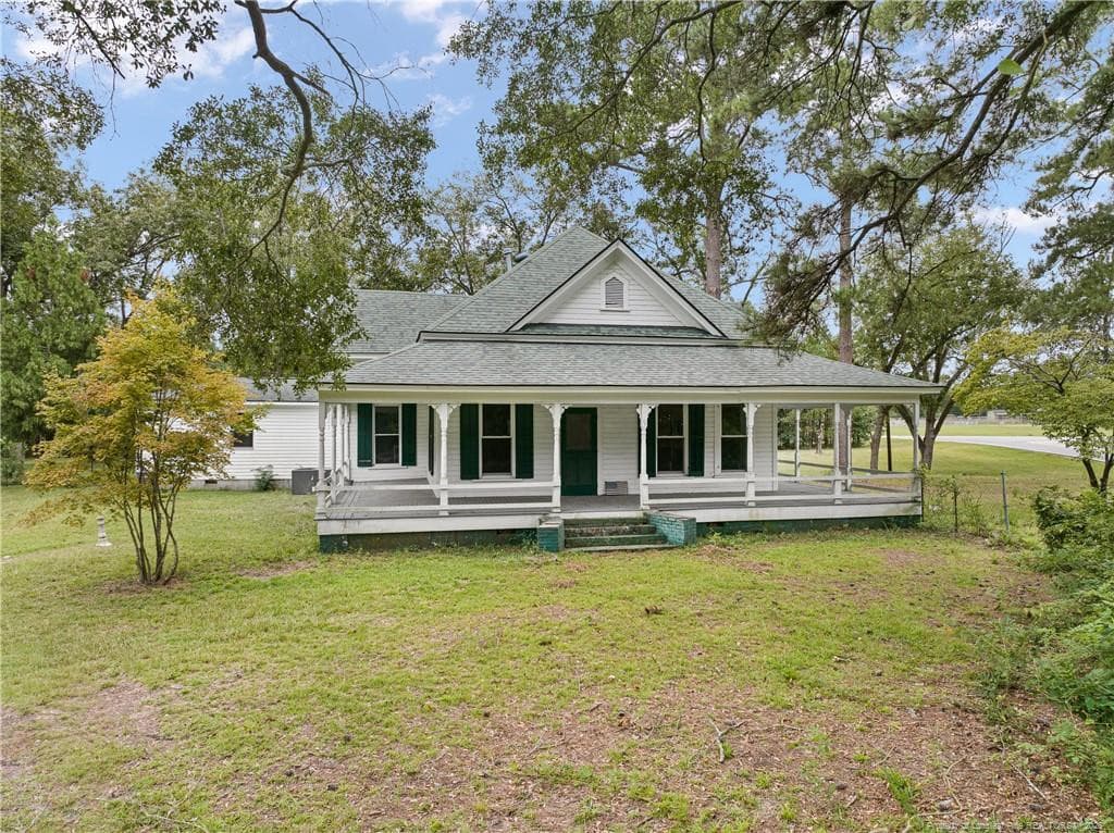 5648 Tolarsville Road, St. Pauls, NC 28384
