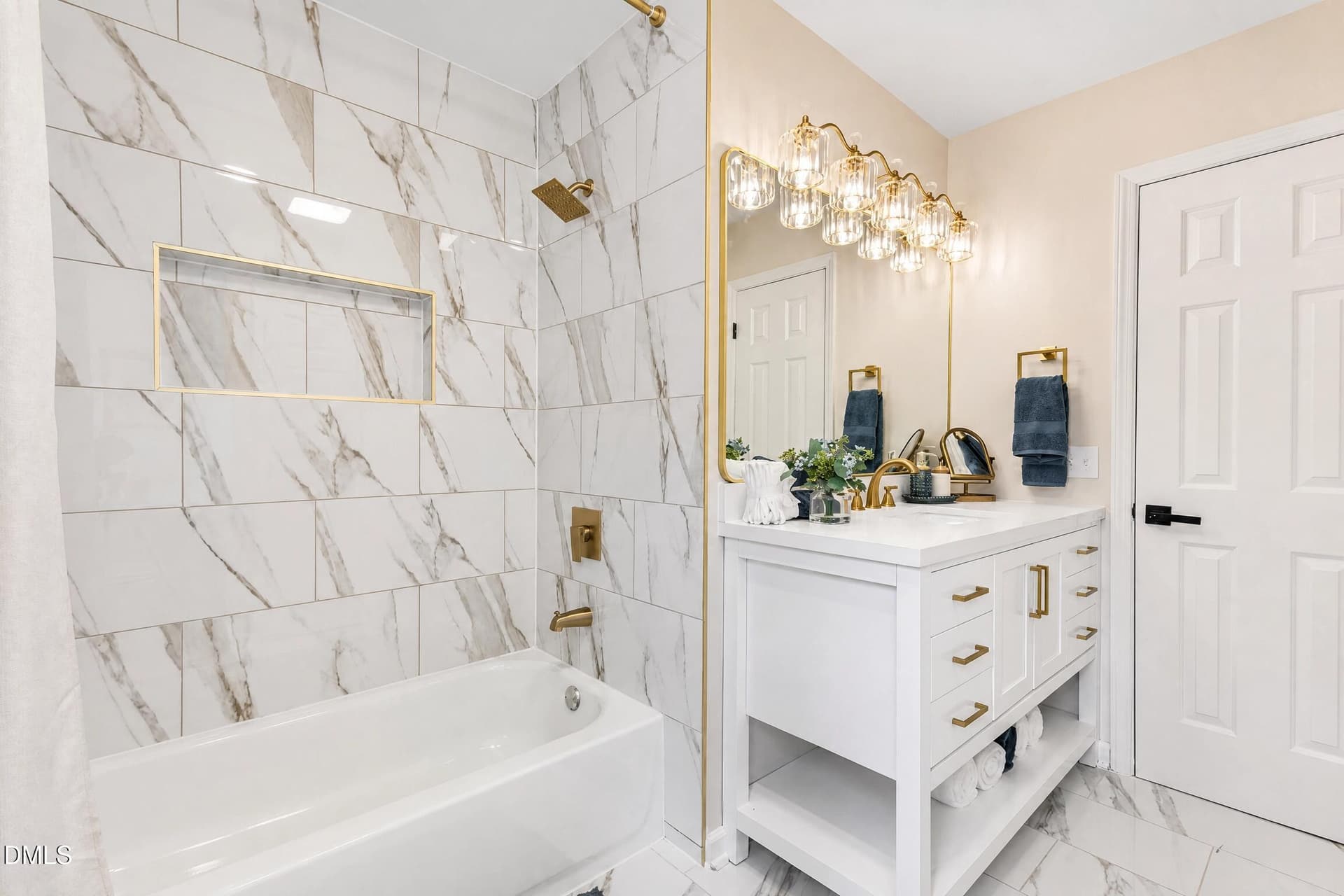 Shared Bathroom - 1002 Apache Lane, Apex, NC 27502
