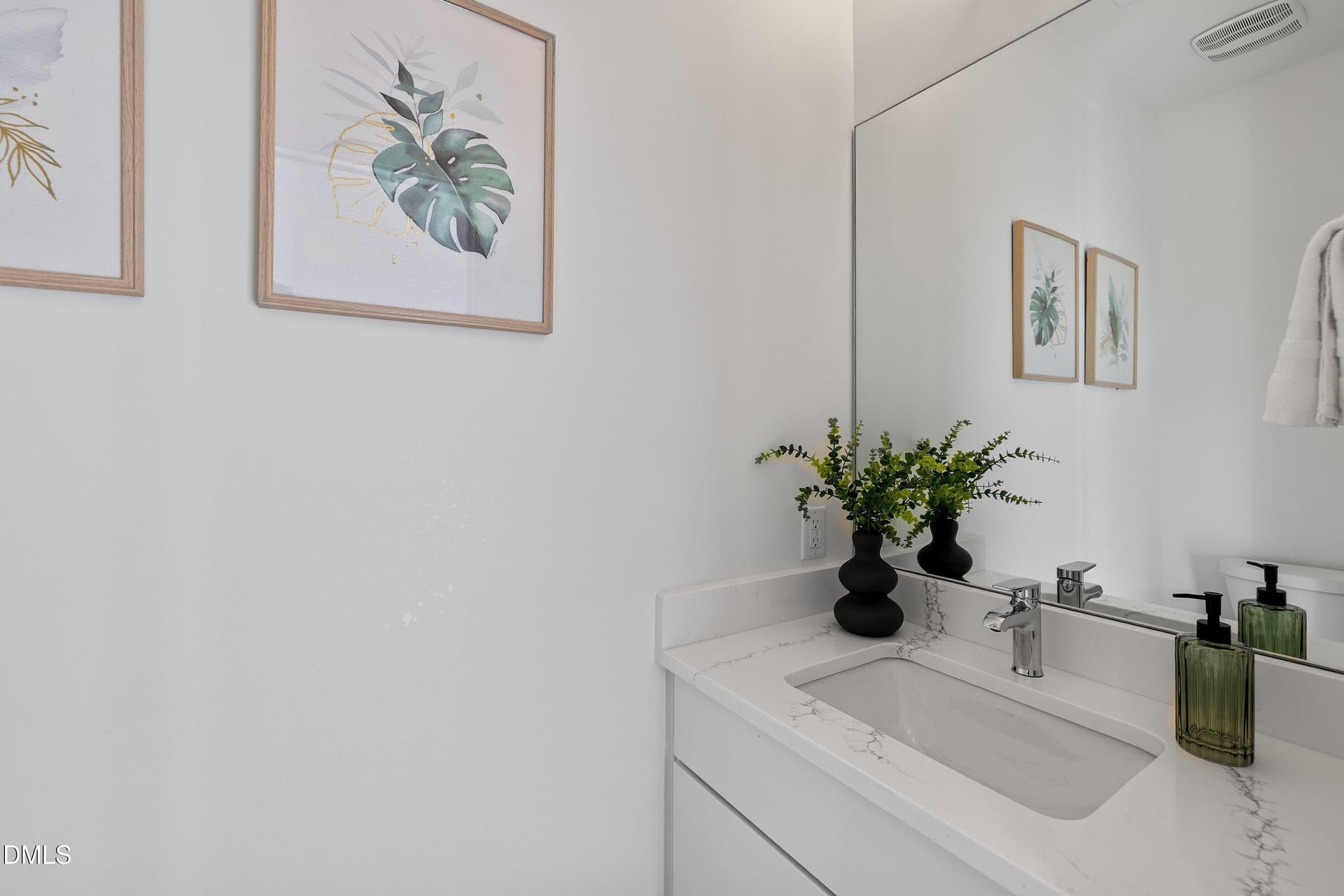 1/2 Bath - 813 N Roxboro Street, Durham, NC 27701