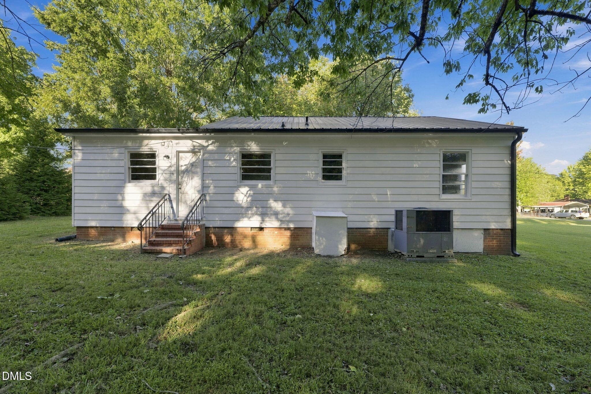 14 25-web-or-mls-_2378103 - 132 N Randolph Street, Liberty, NC 27298
