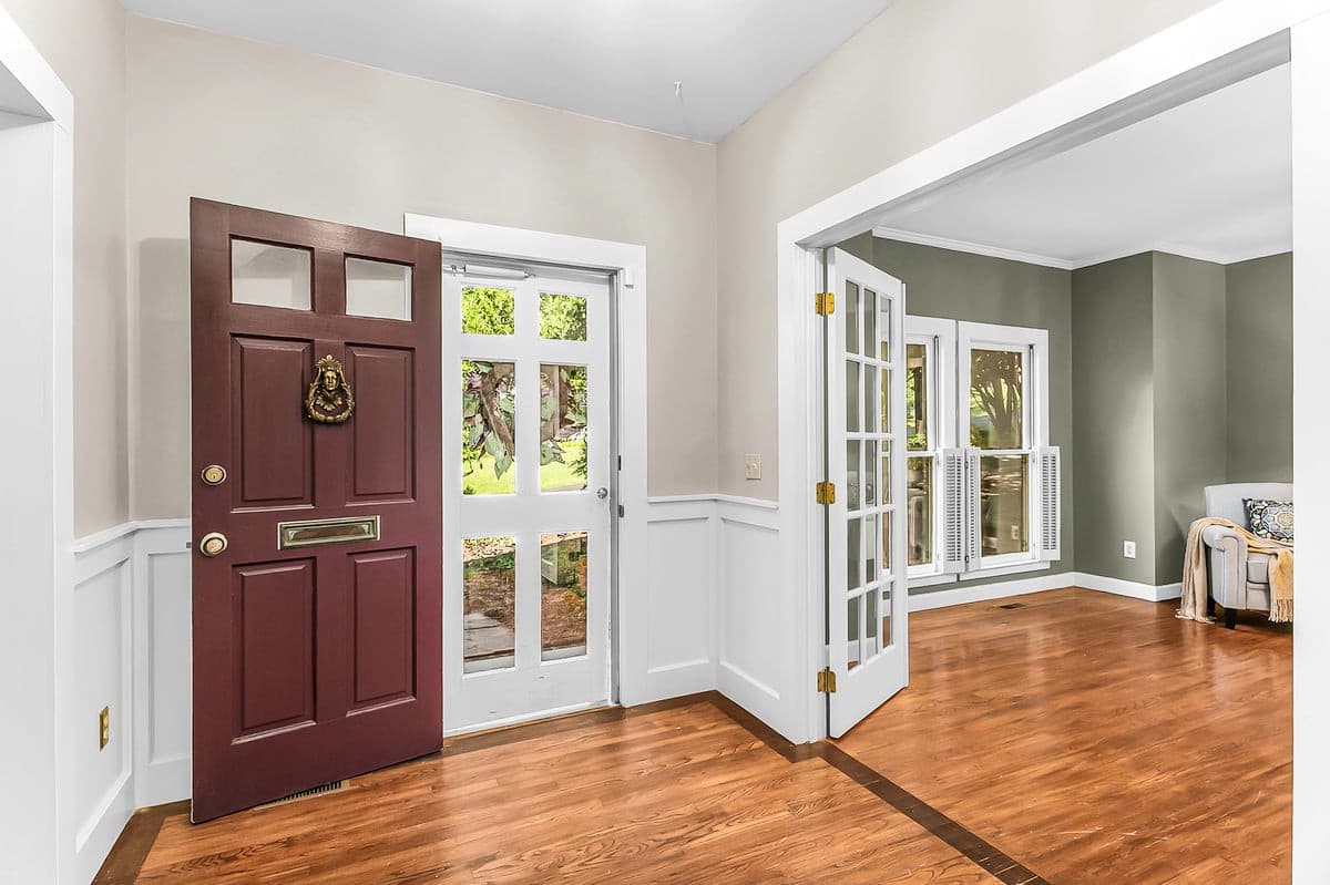 Photo 5 - 114 N Occoneechee Street, Hillsborough, NC 27278, Hillsborough