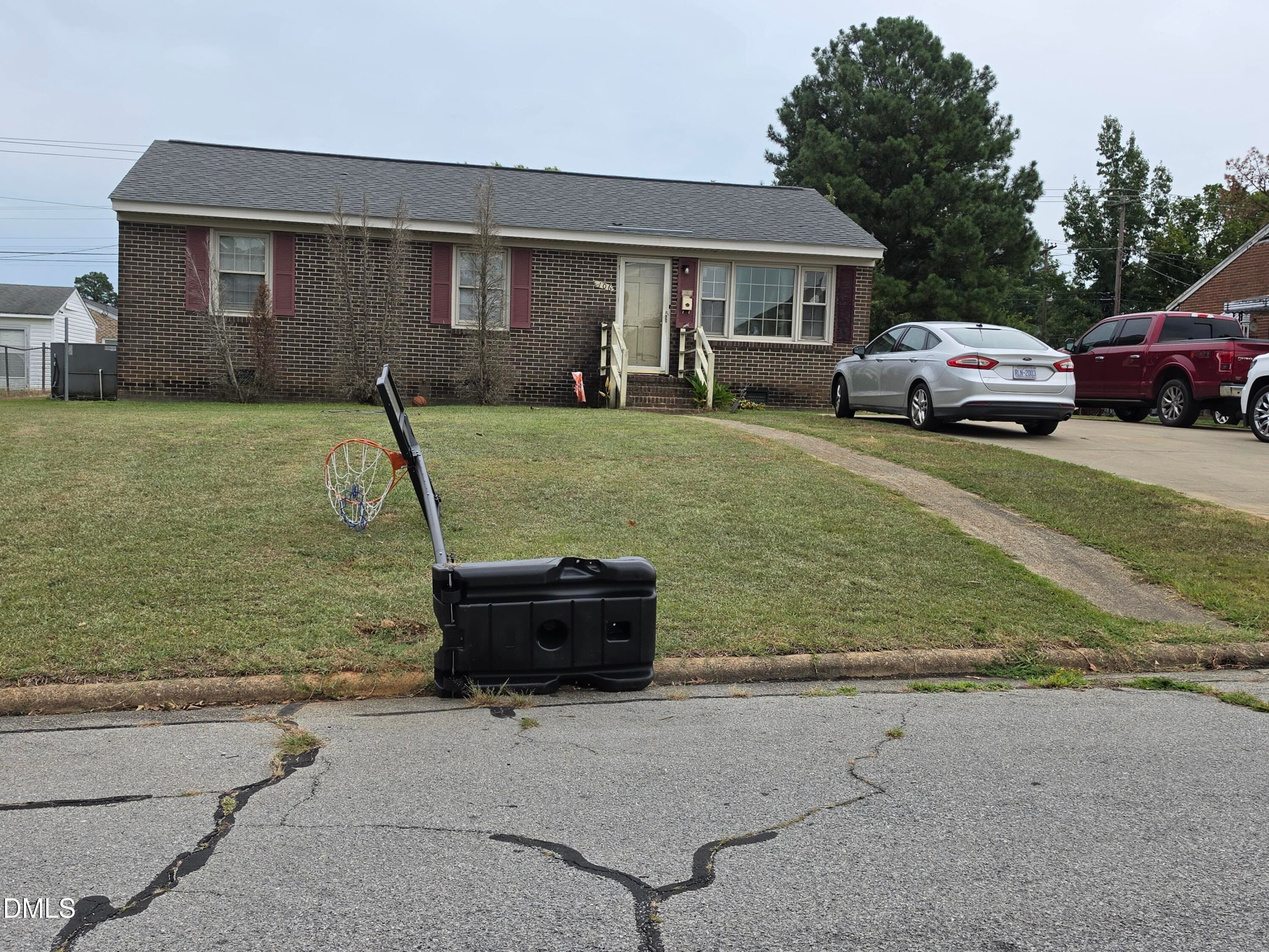 Henry St phot (1) - 235 Jefferson Street, Roanoke Rapids, NC 27870