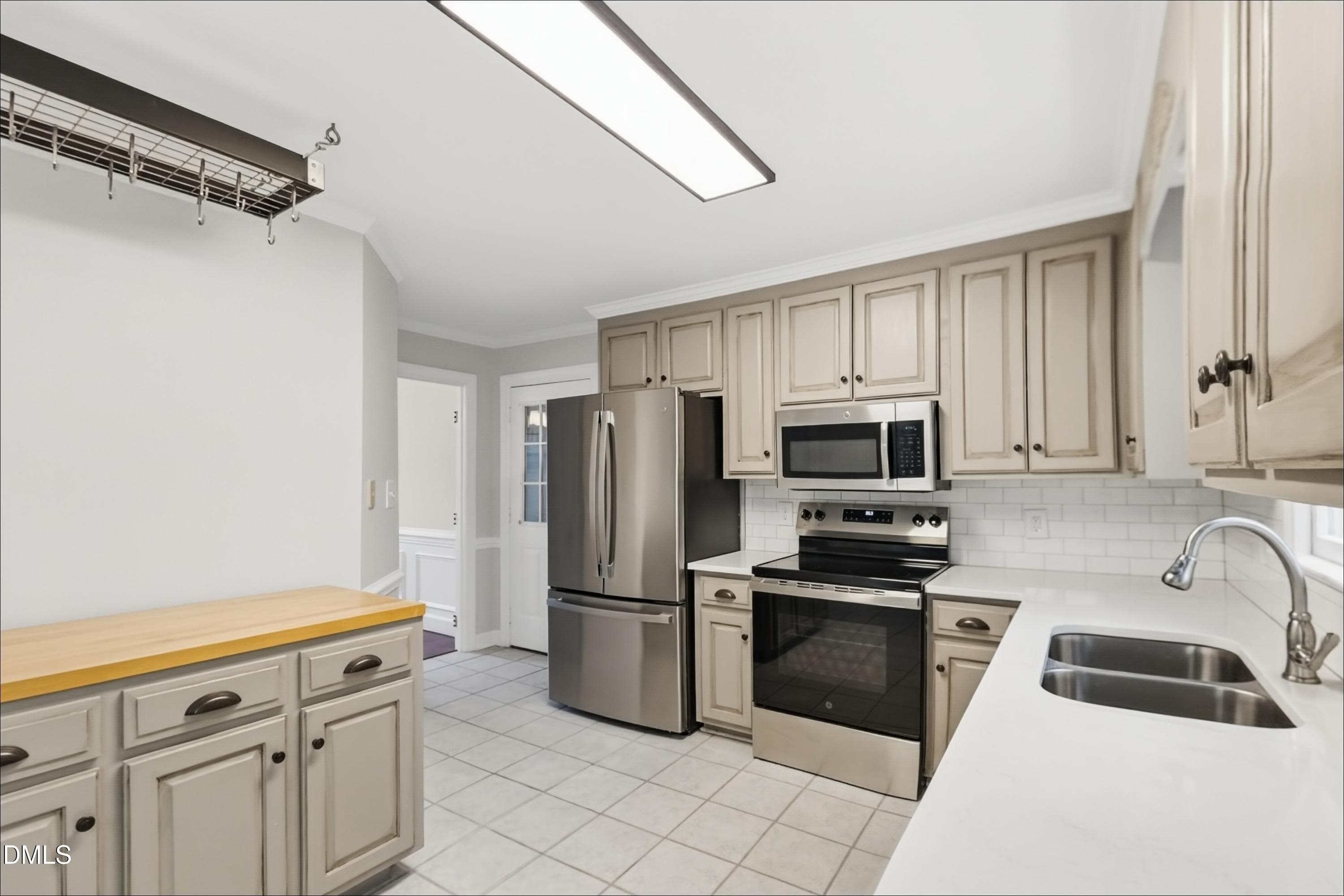 07_Kitchen-01 - 1808 Thorpshire Drive, Raleigh, NC 27615