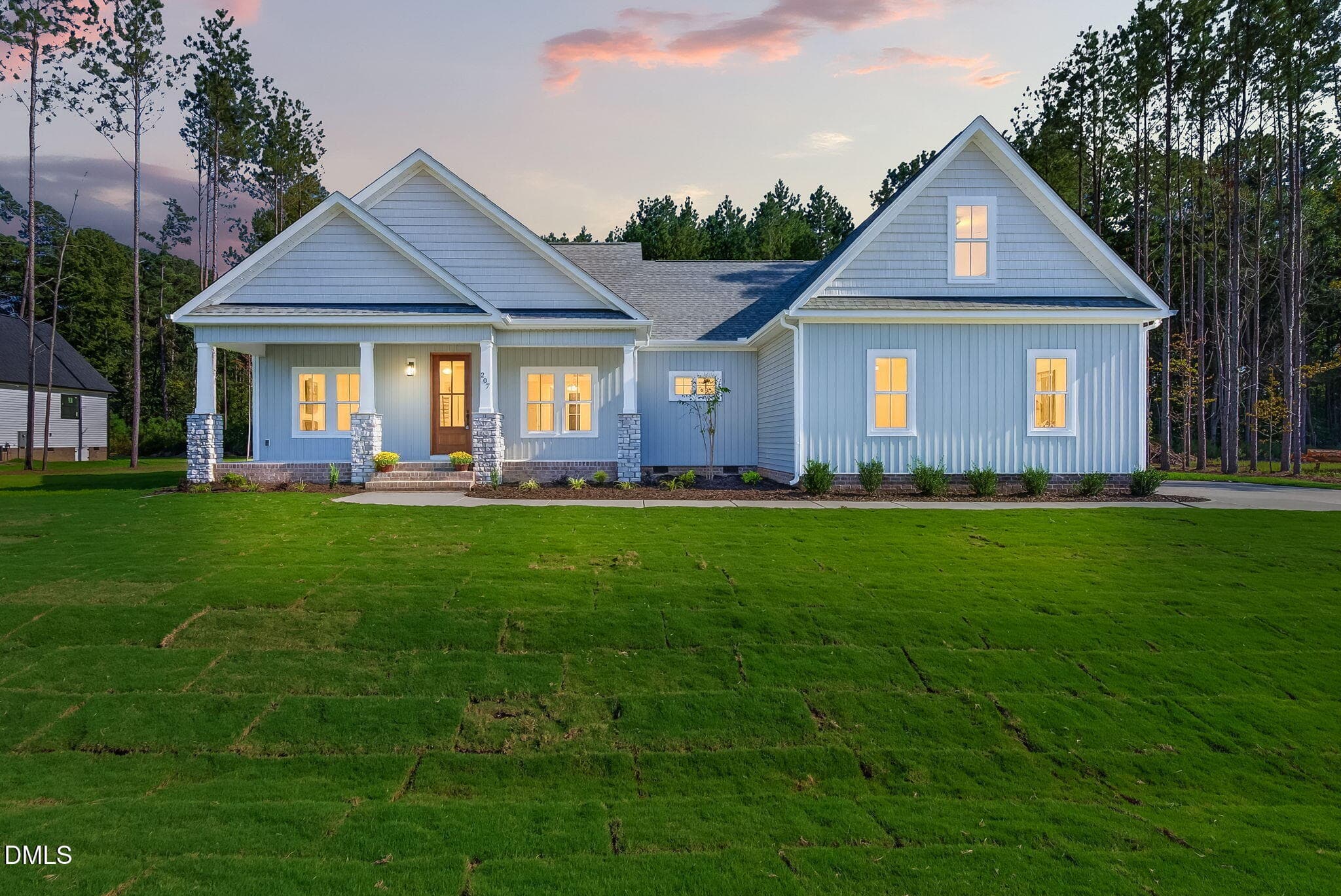 1-web-or-mls-DSC00005-D2D - 207 Hillstead Way, Smithfield, NC 27577