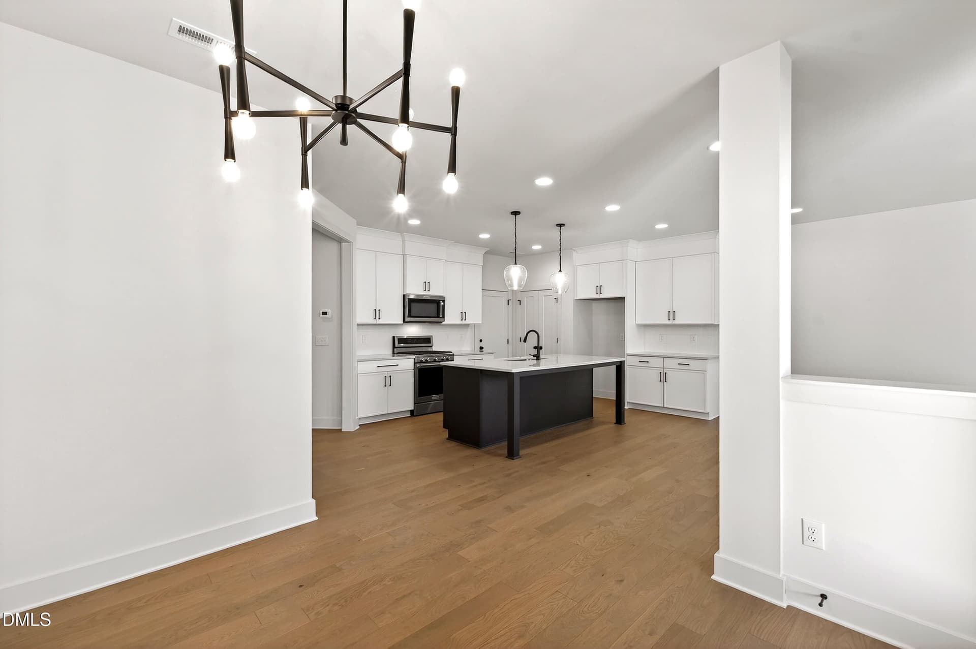 982 Helix (17) - 707 Mirkwood Avenue, Apex, NC 27523