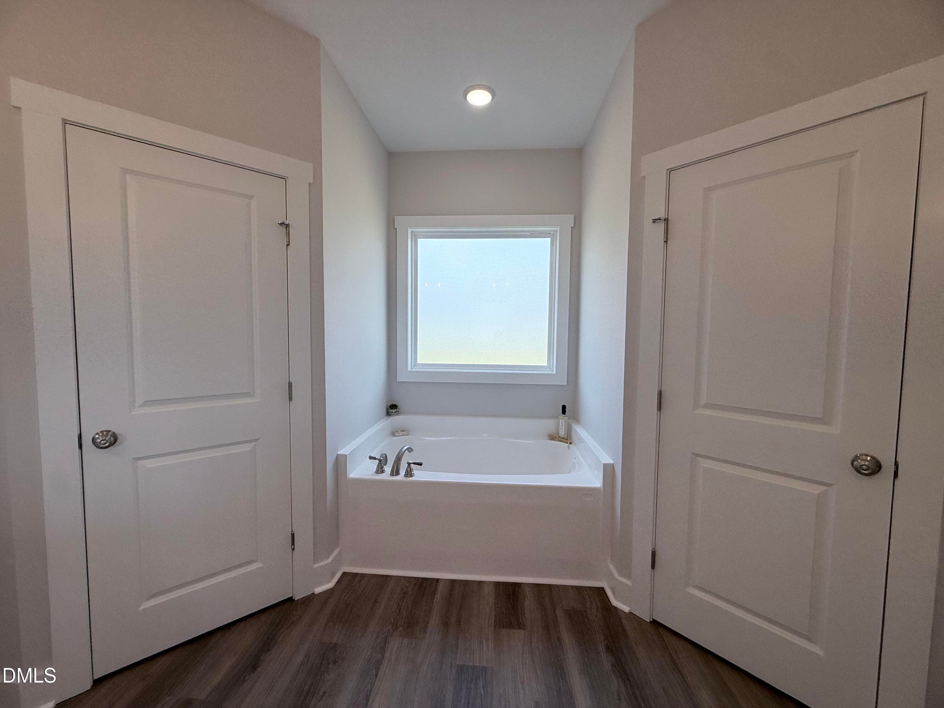 Center Garden Tub - 430 Chic Ennis Road, Coats, NC 27521