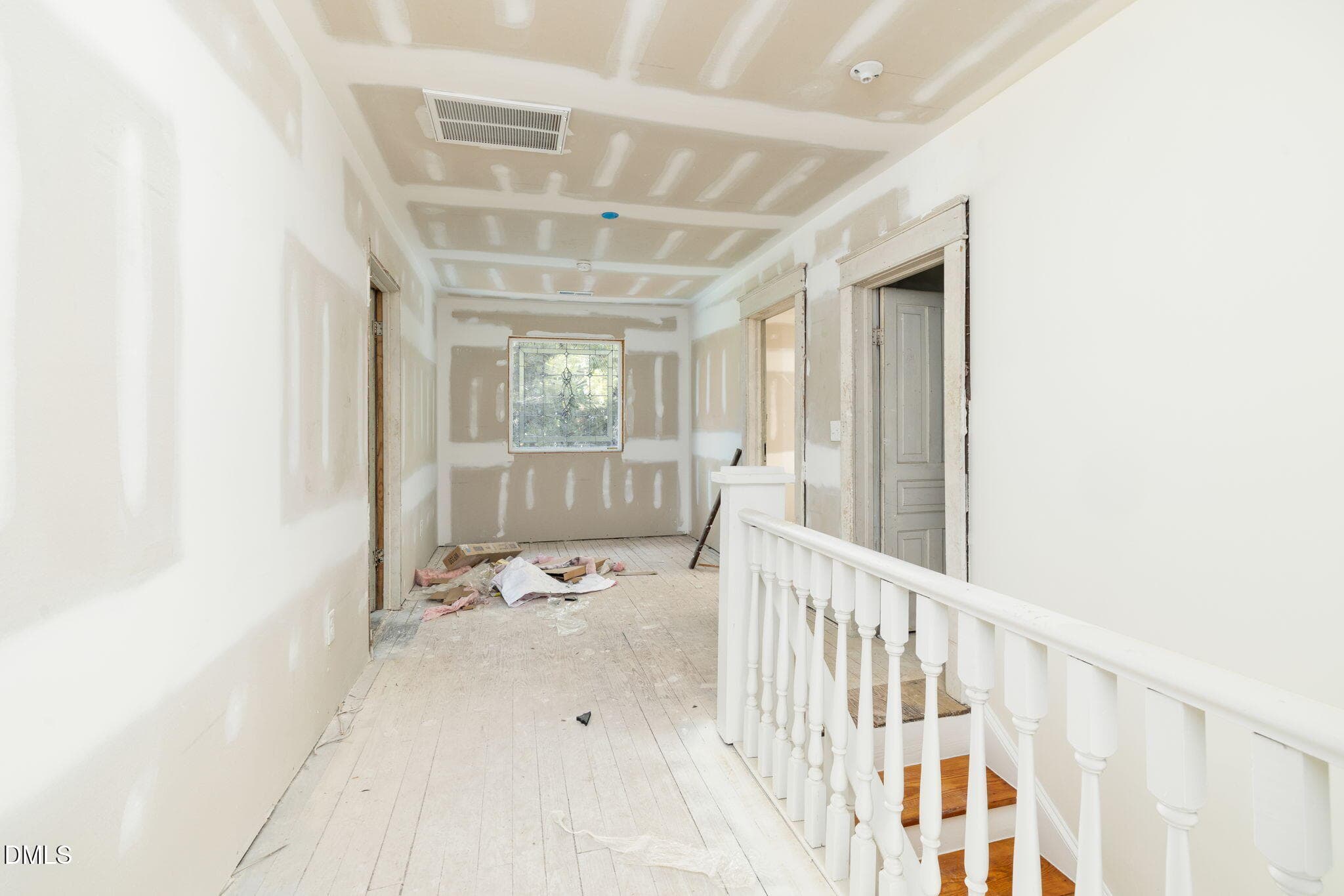 8 UPSTAIRS - 217 N Main Street, Warrenton, NC 27589