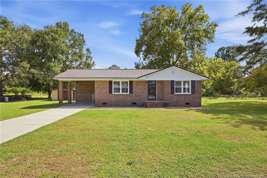 109 E Walnut Street, Bladenboro, NC 28320