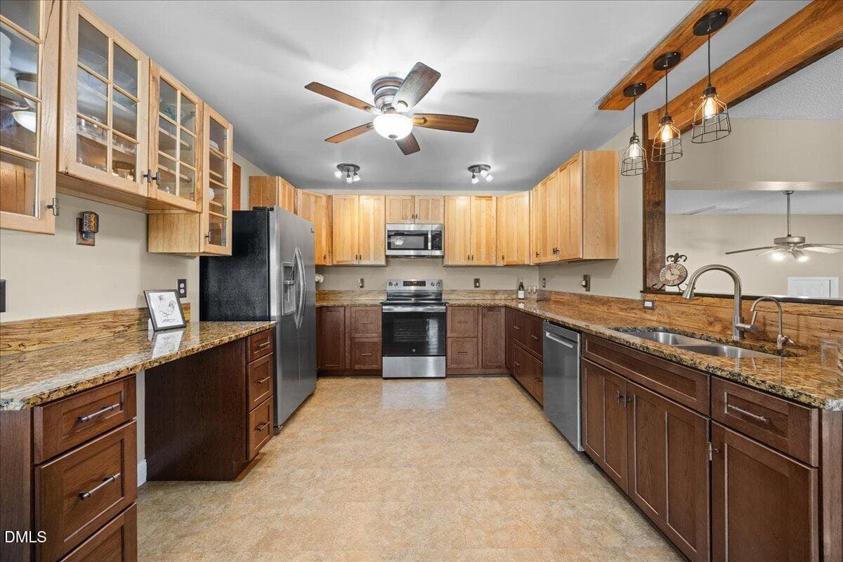 17-2A1A1156 - 3636- A Holly Grove Road, Dunn, NC 28334