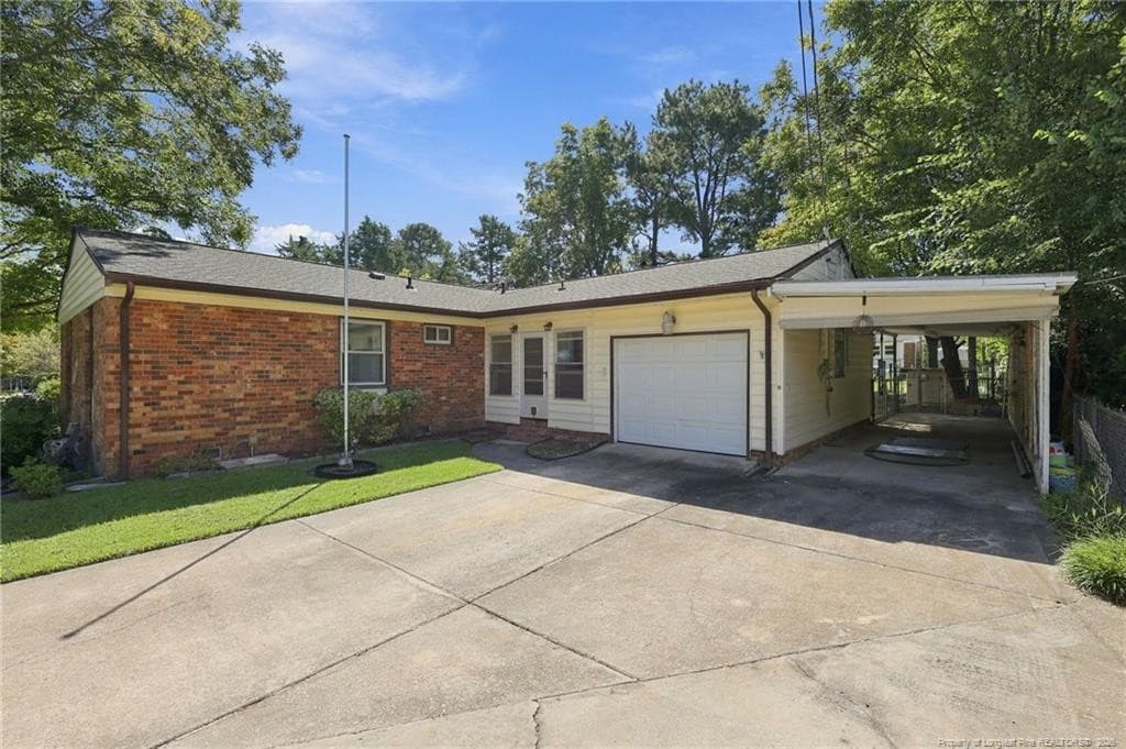 Photo 2 - 433 Morningside Drive, Fayetteville, NC 28311