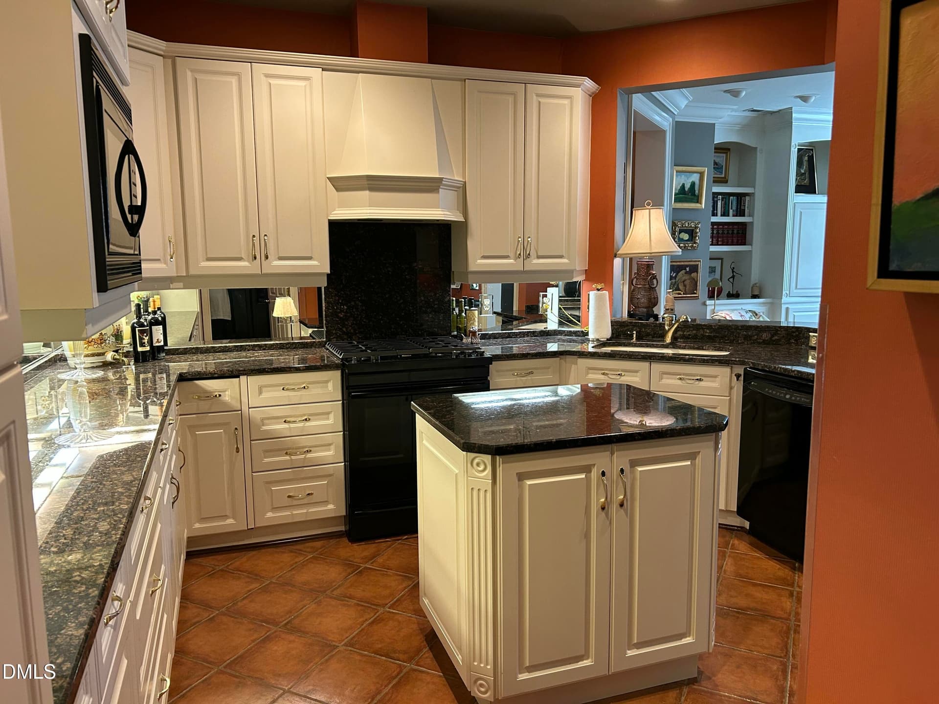 Kitchen - 2801 Glenwood Gardens Lane 205, Raleigh, NC 27608