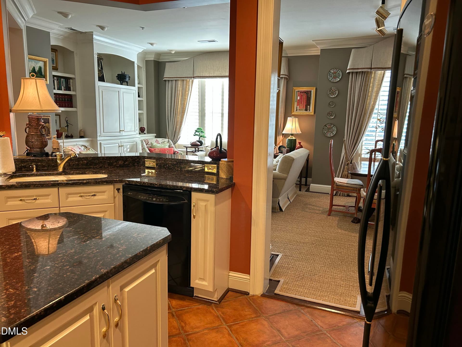 Kitchen - 2801 Glenwood Gardens Lane 205, Raleigh, NC 27608