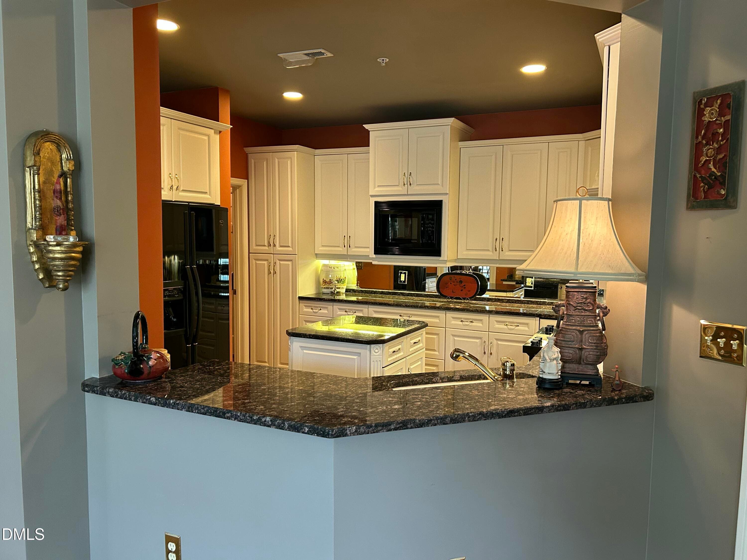 Kitchen - 2801 Glenwood Gardens Lane 205, Raleigh, NC 27608, Raleigh