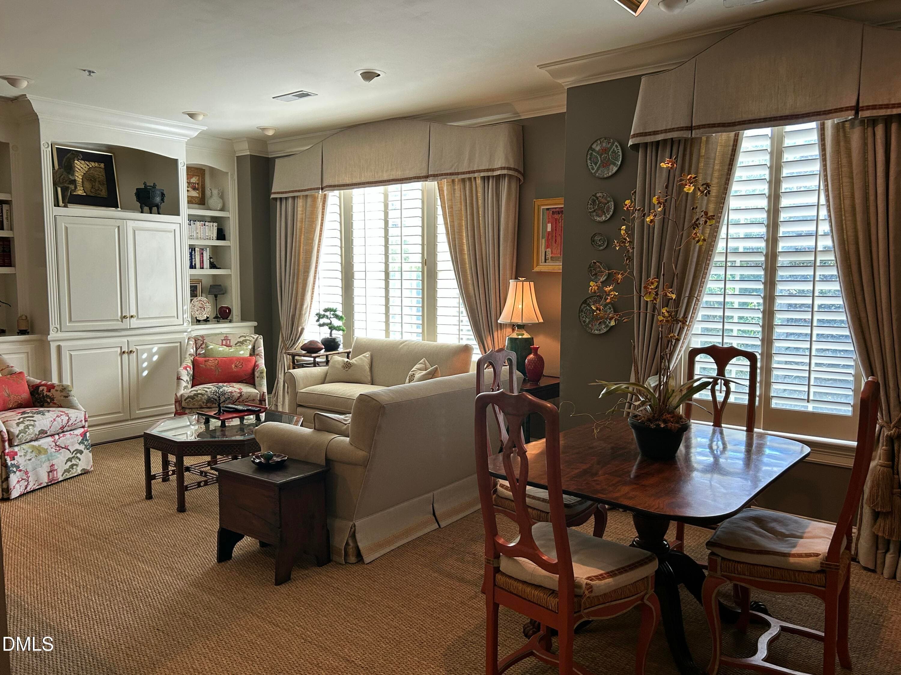Living room / Nook - 2801 Glenwood Gardens Lane 205, Raleigh, NC 27608, Raleigh