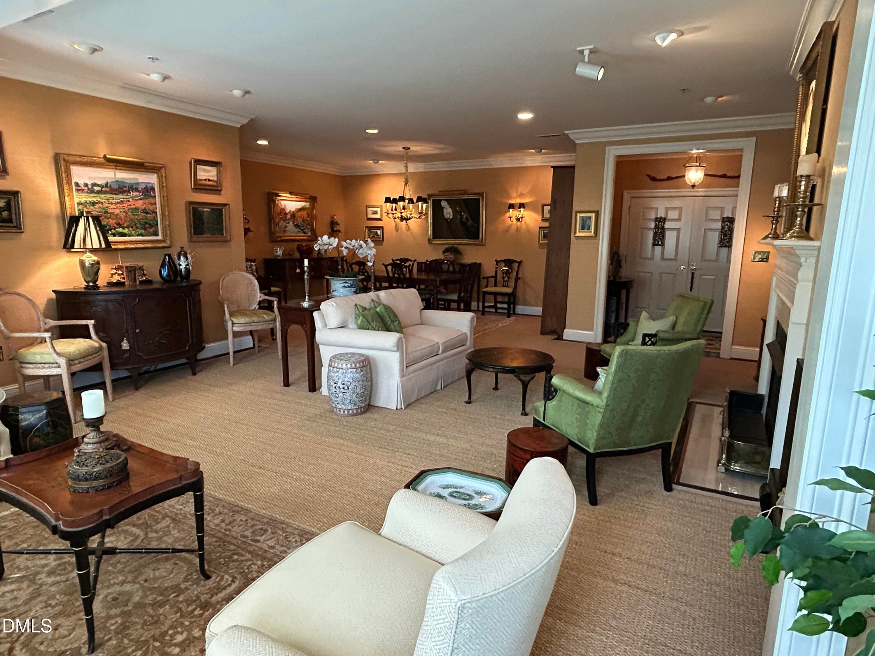 Family room / Dining room - 2801 Glenwood Gardens Lane 205, Raleigh, NC 27608, Raleigh