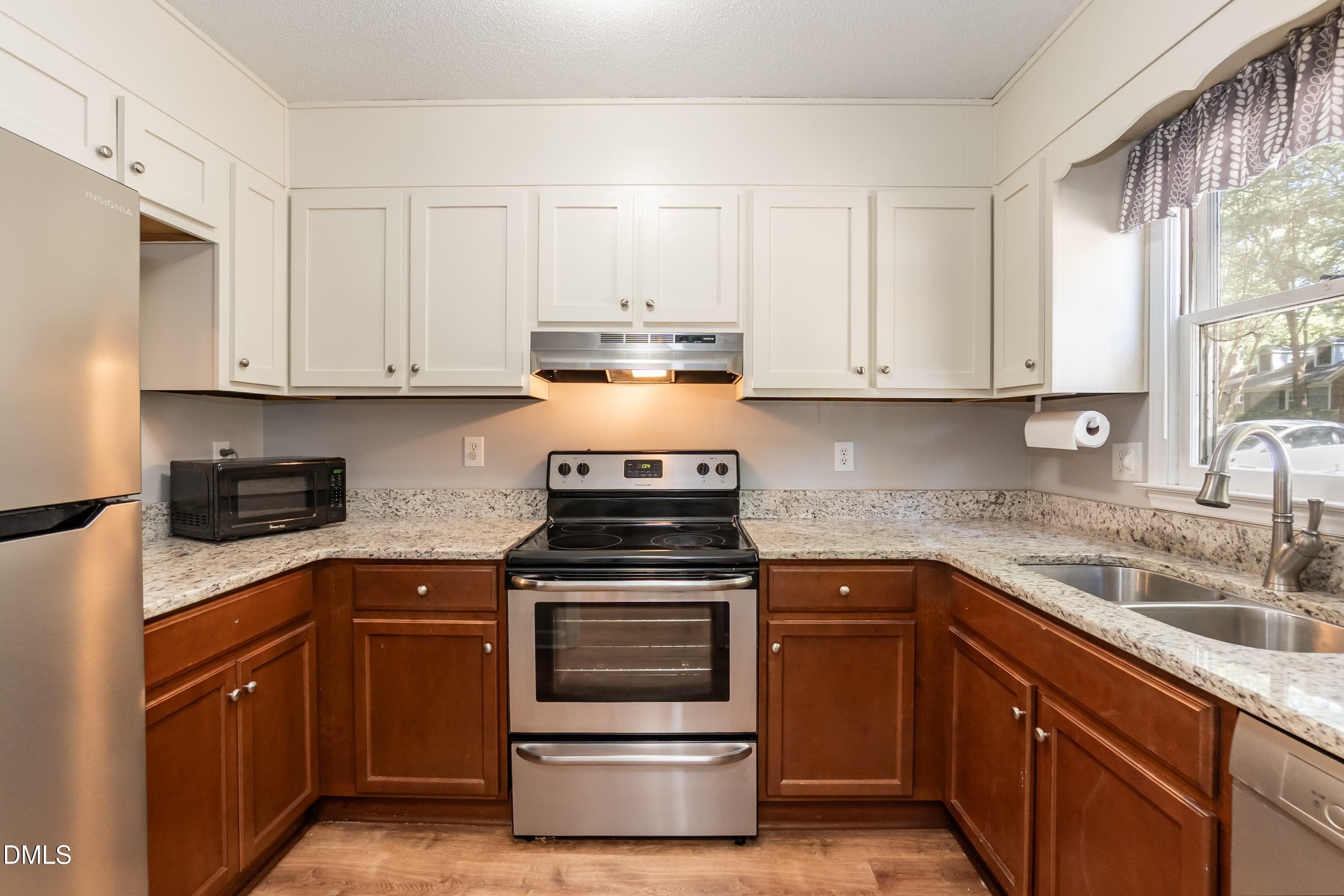 Kitchen 01 - 110 Cimmaron Court, Cary, NC 27511