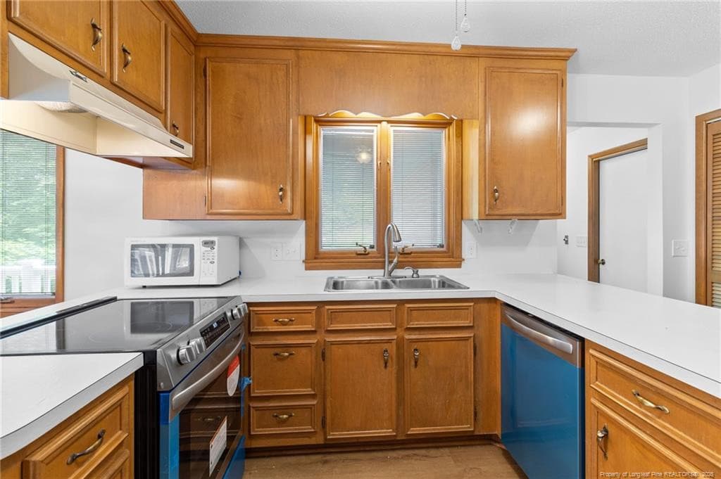 Kitchen - 3120 Sandwedge, Sanford, NC 27332