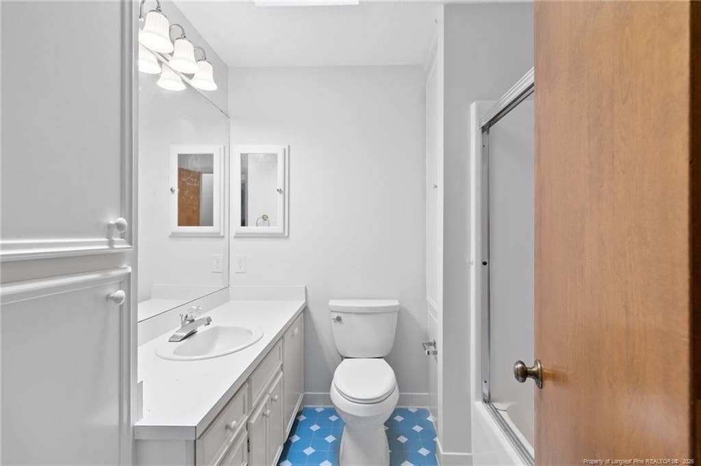 Hall Bath - 3120 Sandwedge, Sanford, NC 27332
