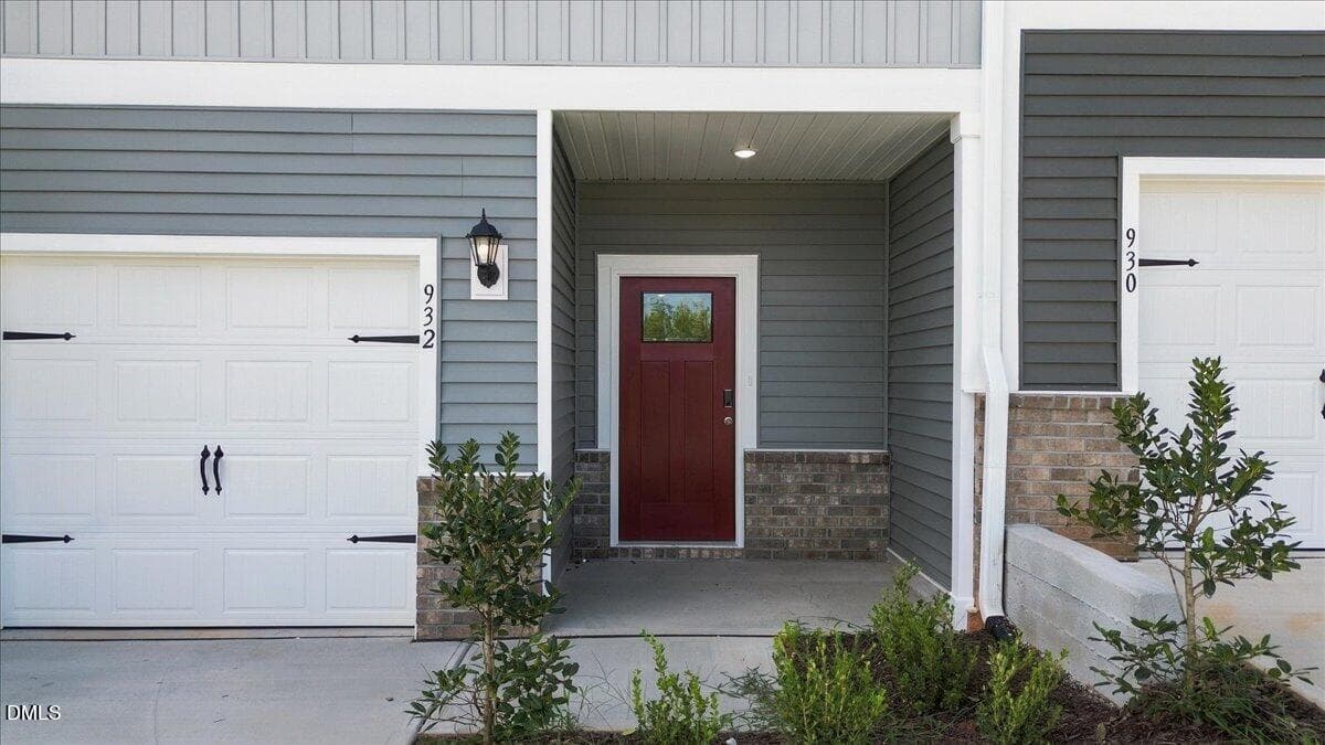 03-RAL_Oakwood_Amber_932BroadleafTrce_01 - 932 Broadleaf Trace, Mebane, NC 27302