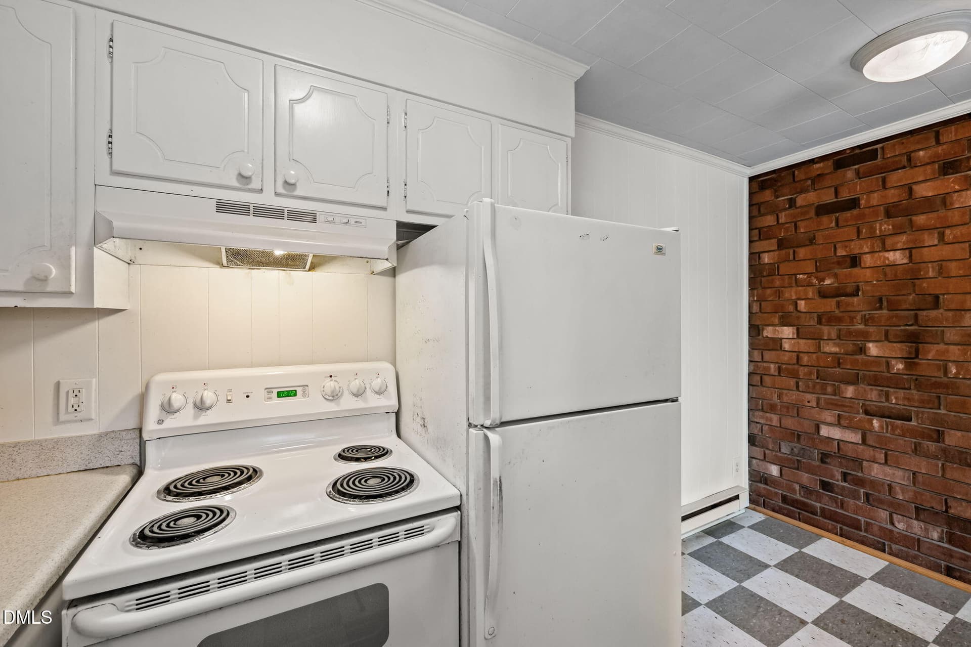 26-web-or-mls-P1120960 - 124 Fidelity Street Apt 15, Carrboro, NC 27510