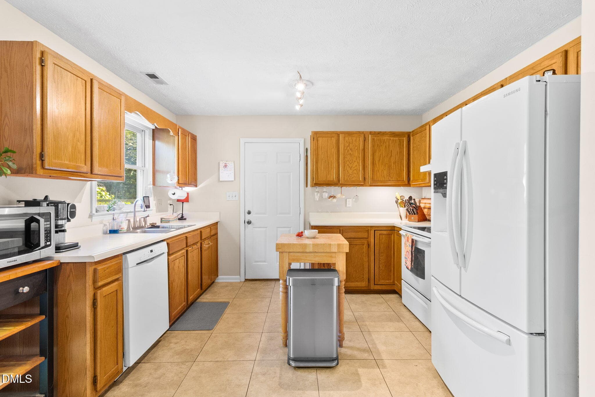 21-web-or-mls-IMG_4435 - 207 Oakview Drive, Raeford, NC 28376