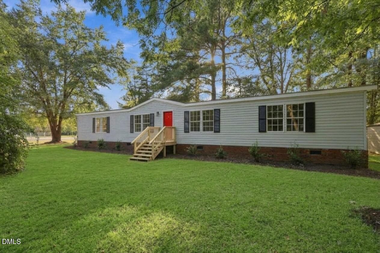 302 Vass Road, Spring Lake, NC 28390