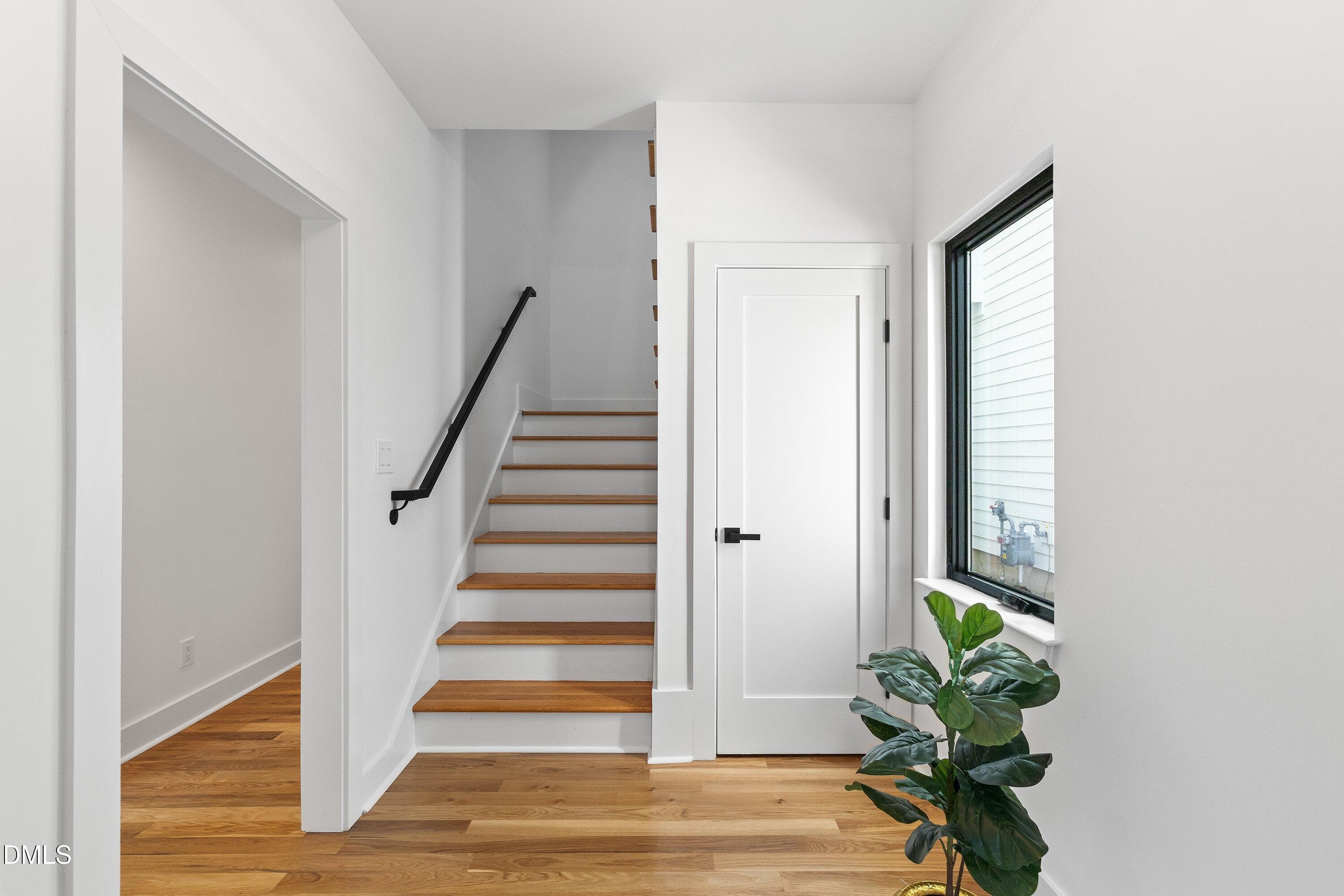 ENTRY - 801 N Roxboro Street, Durham, NC 27701