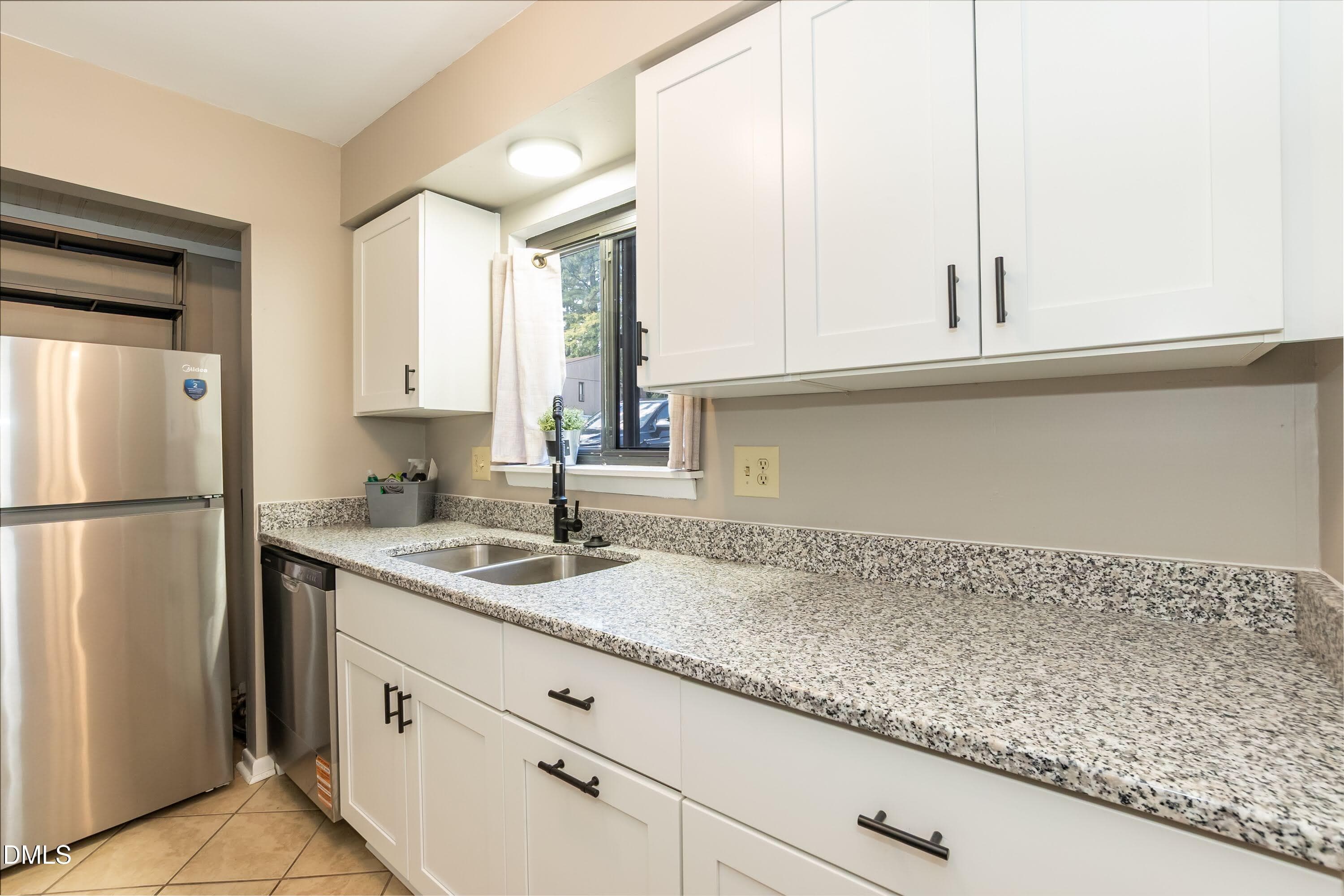 Kitchen 03 - 647 Pine Ridge Place, Raleigh, NC 27609, Raleigh